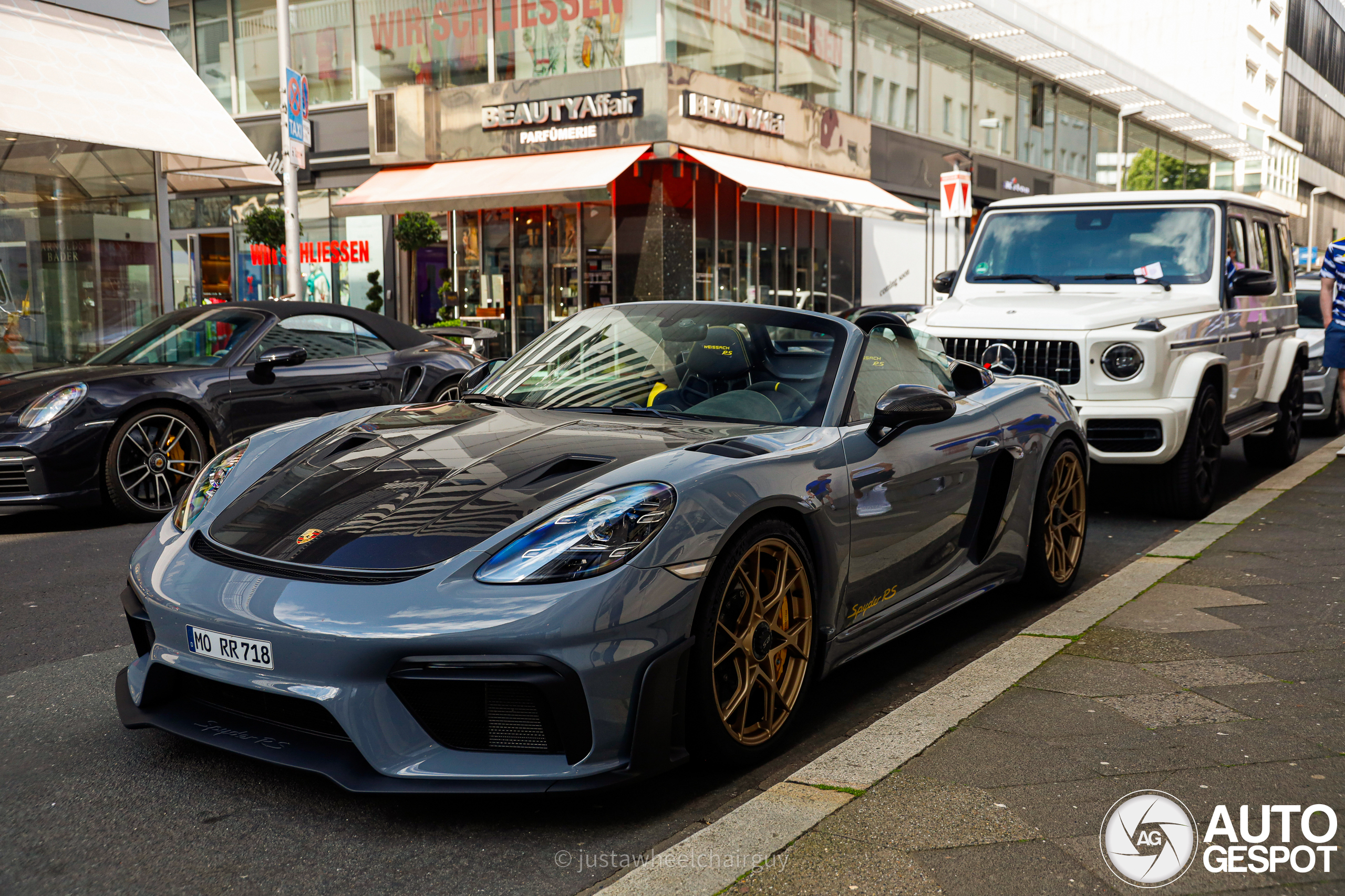 Porsche 718 Spyder RS Weissach Package