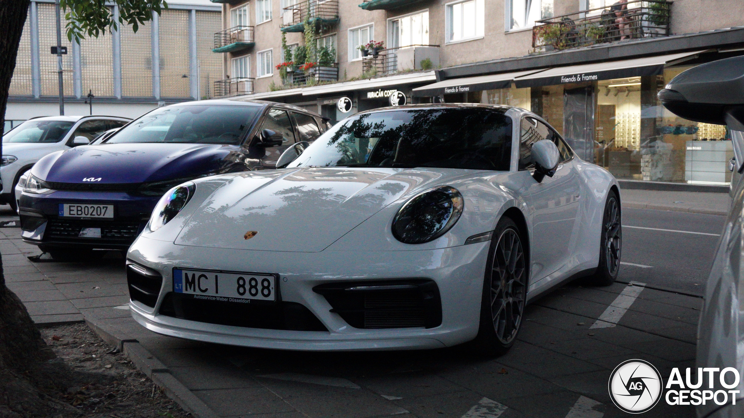 Porsche 992 Carrera 4S