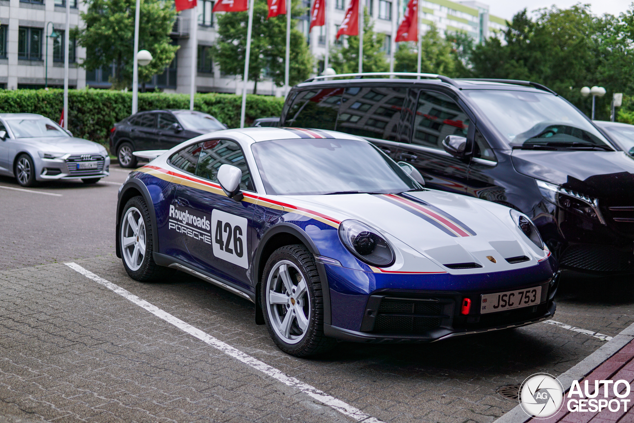 Porsche 992 Dakar