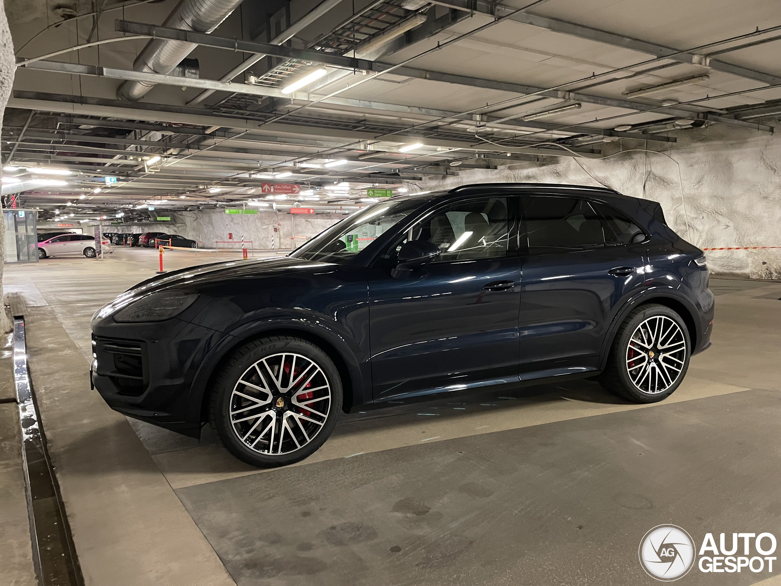 Porsche 9YA Cayenne Turbo E-Hybrid