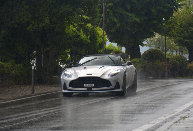 Aston Martin DB12 Volante