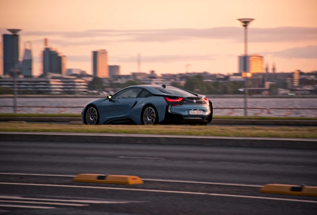 BMW i8