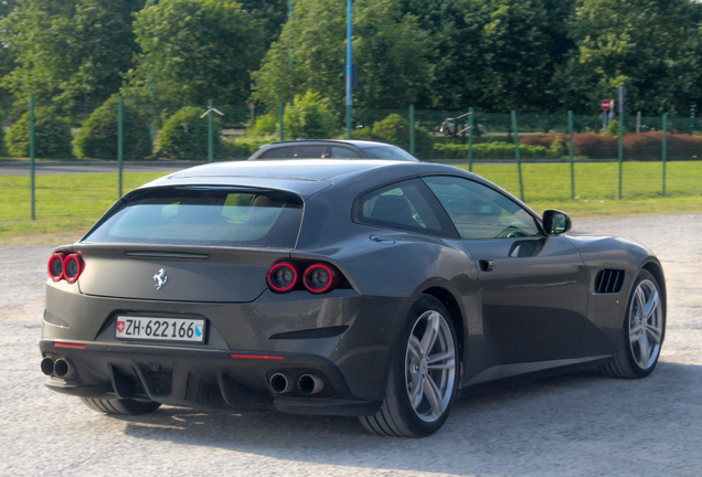 Ferrari GTC4Lusso