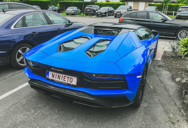 Lamborghini Aventador S LP740-4 Roadster