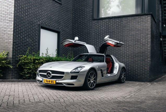 Mercedes-Benz SLS AMG