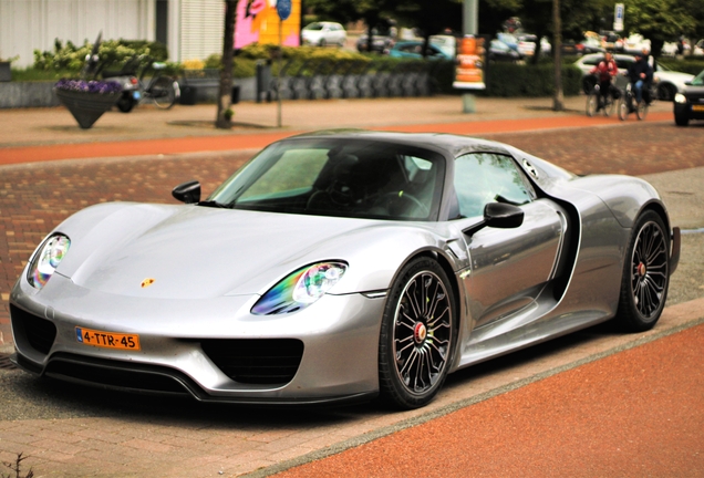 Porsche 918 Spyder Weissach Package