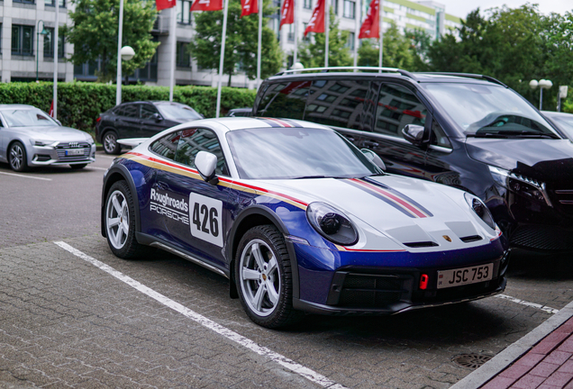 Porsche 992 Dakar