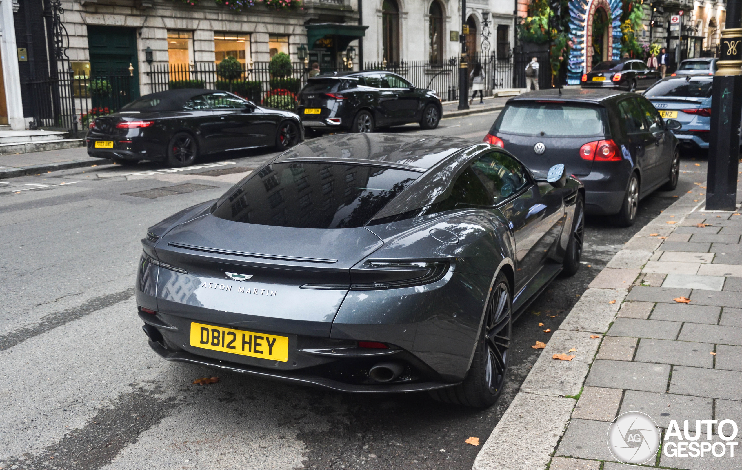 Aston Martin DB12