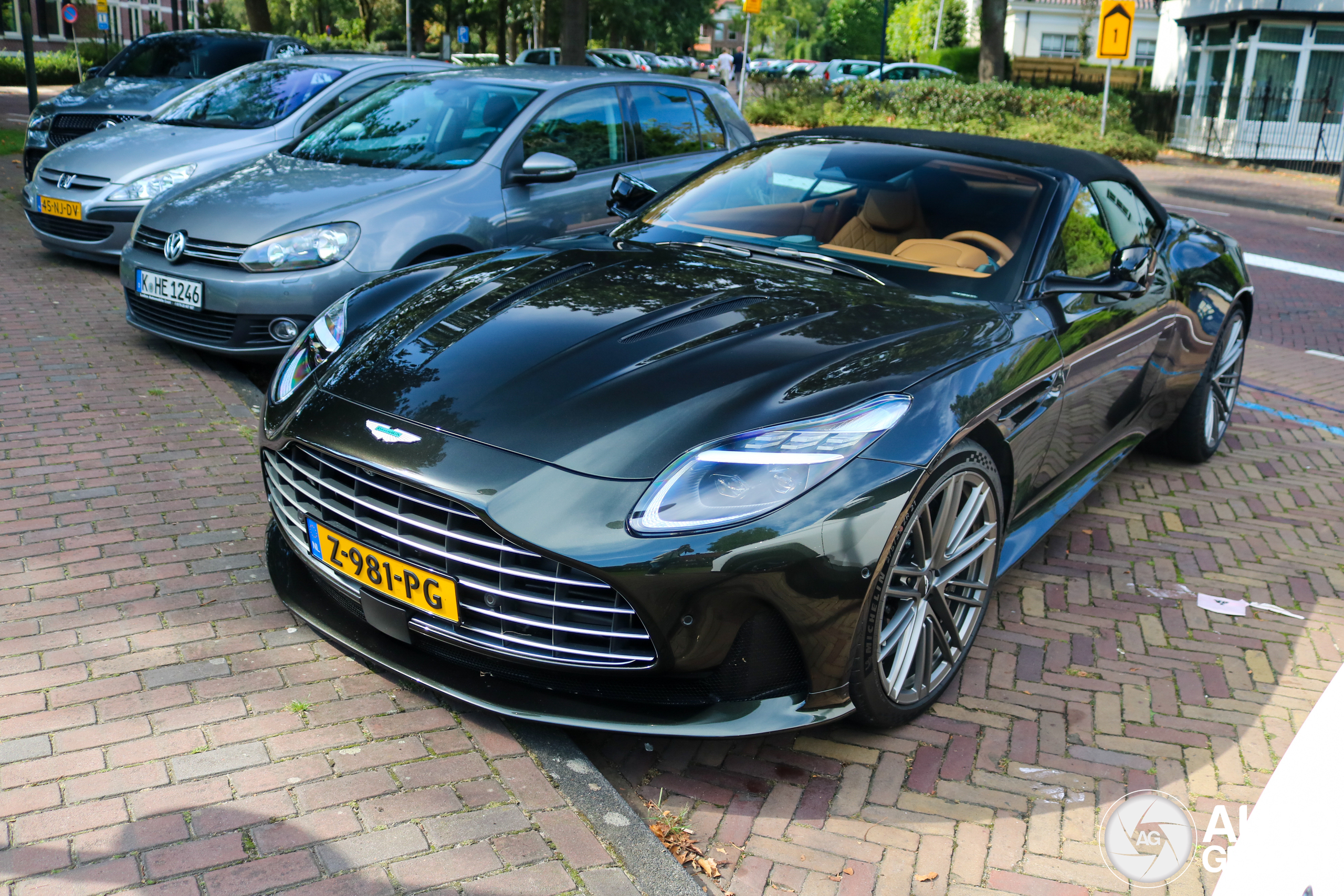 Aston Martin DB12 Volante