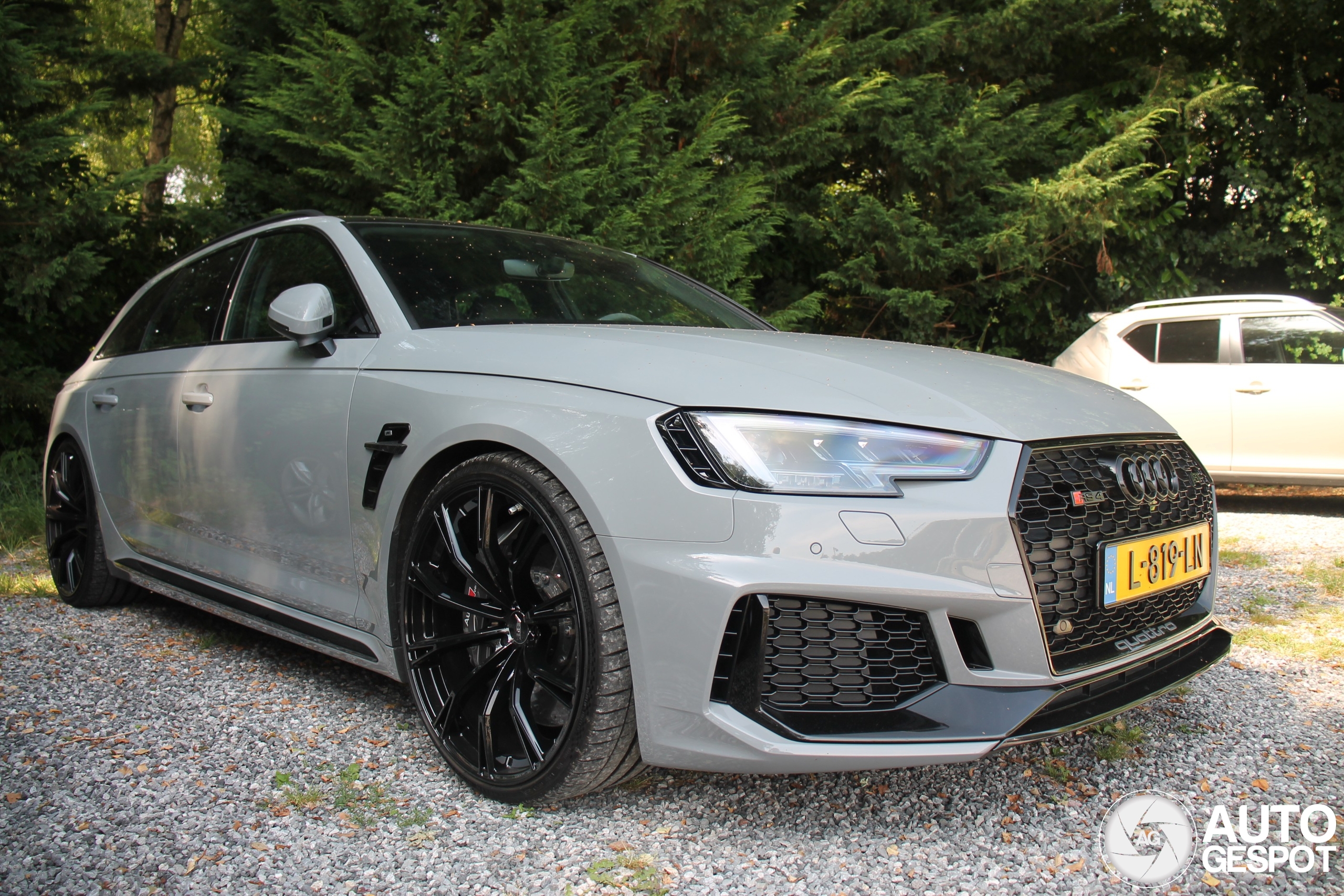 Audi RS4 Avant B9