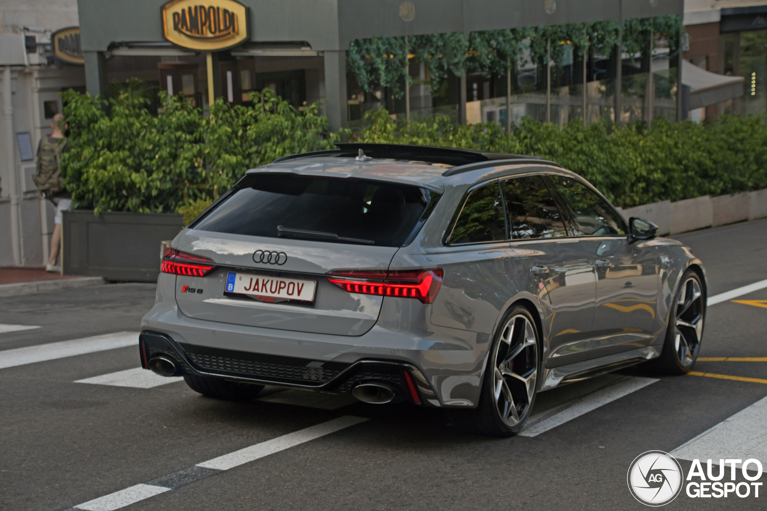 Audi RS6 Avant C8