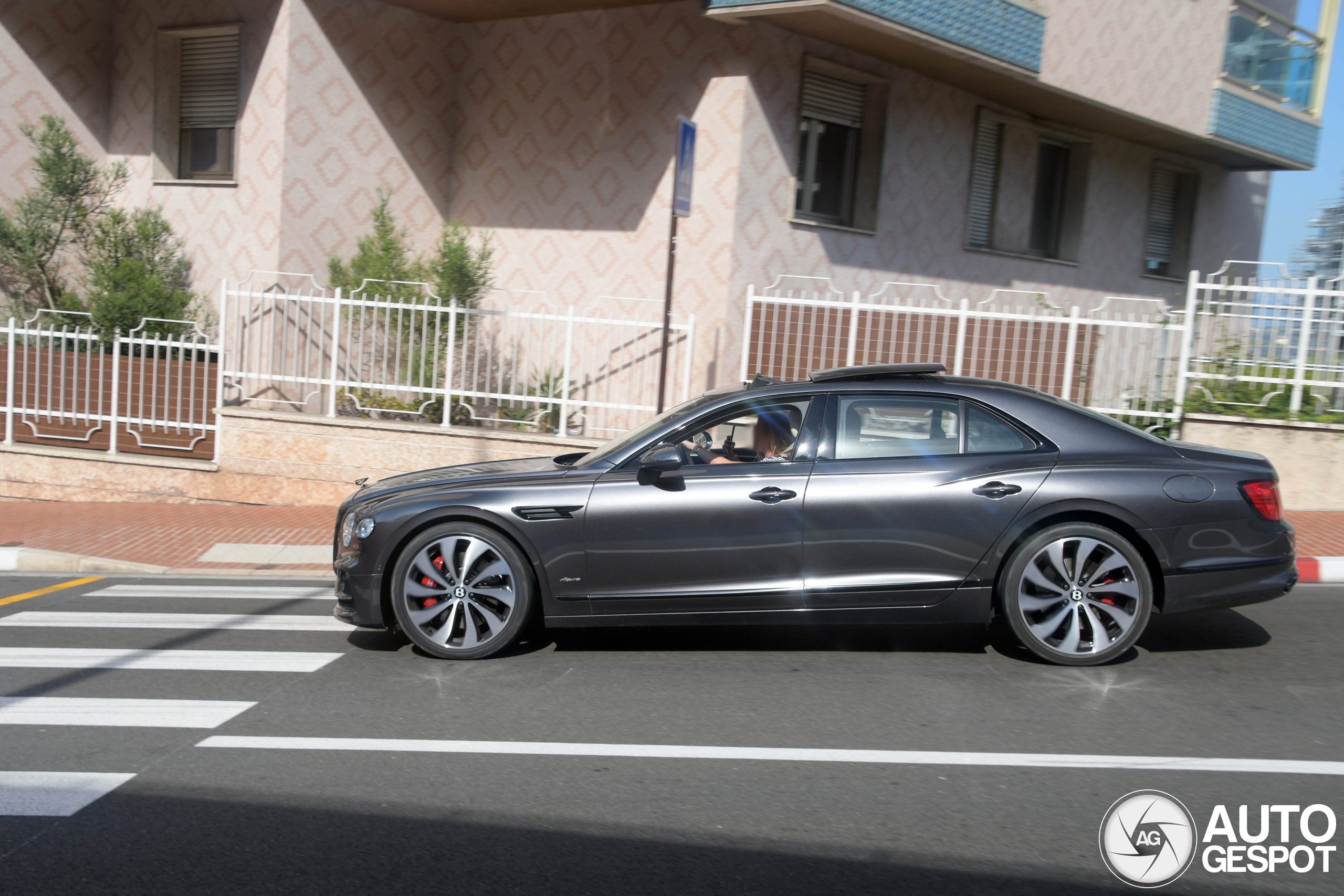 Bentley Flying Spur Hybrid Azure