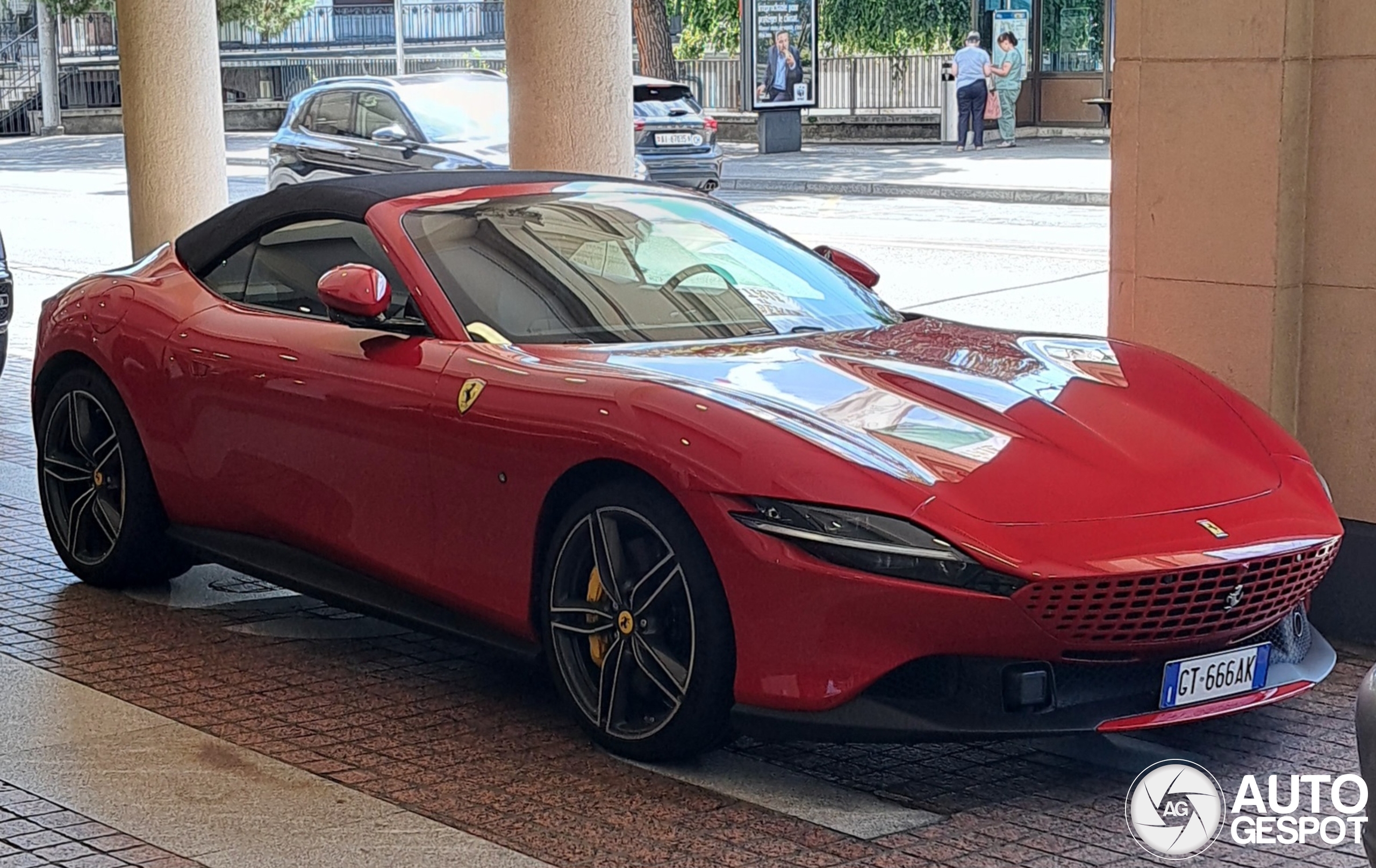 Ferrari Roma Spider