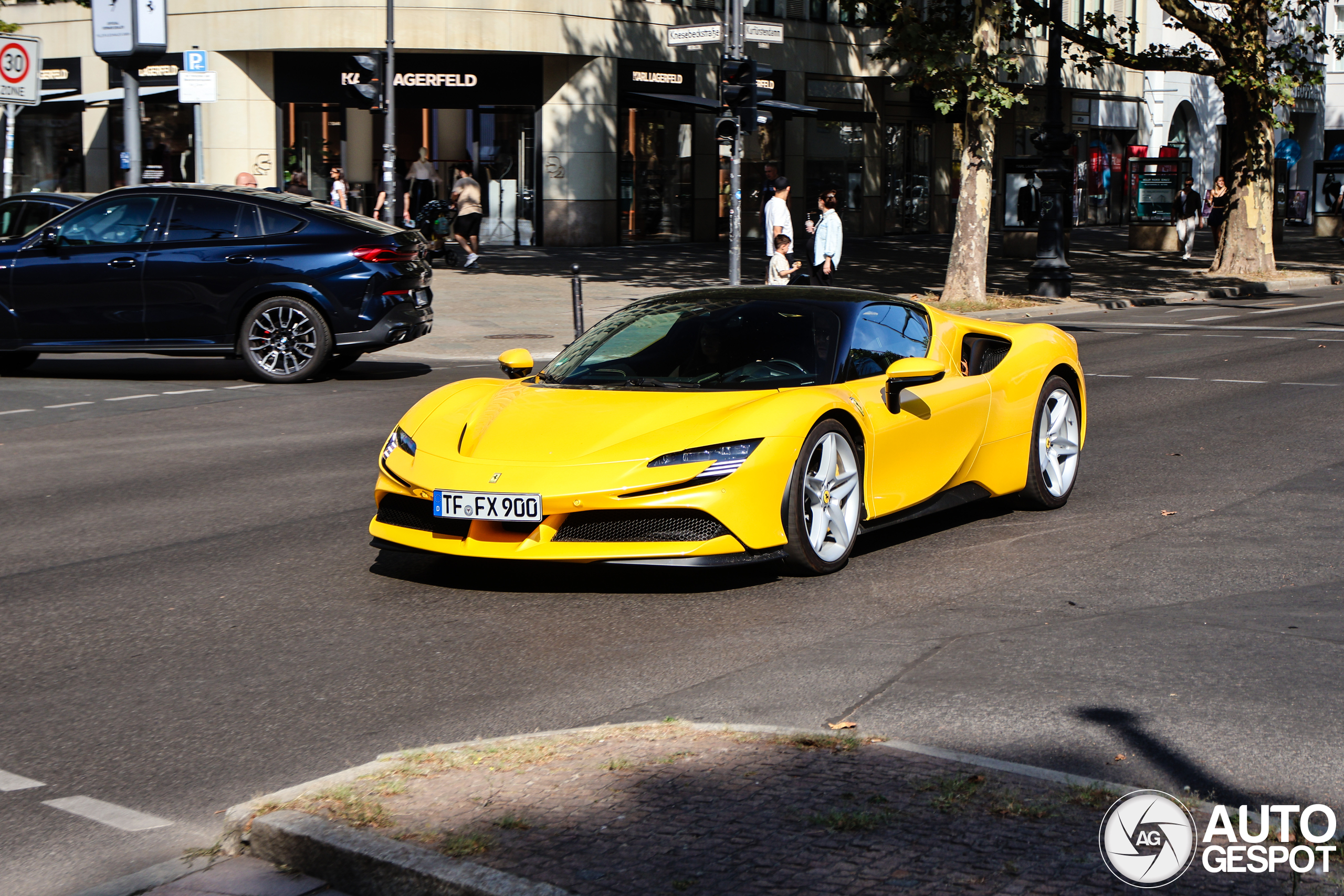 Ferrari SF90 Stradale