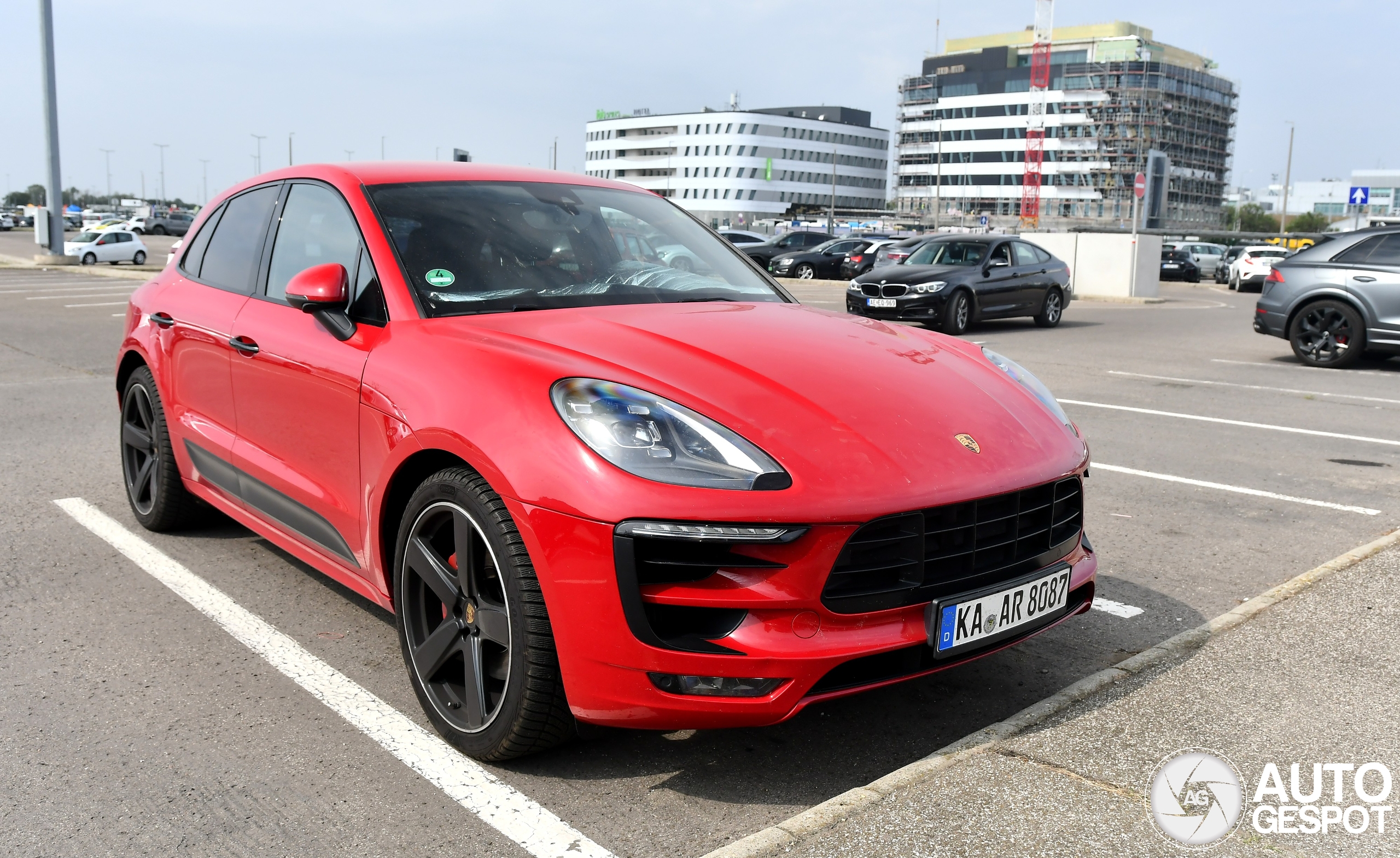 Porsche 95B Macan GTS