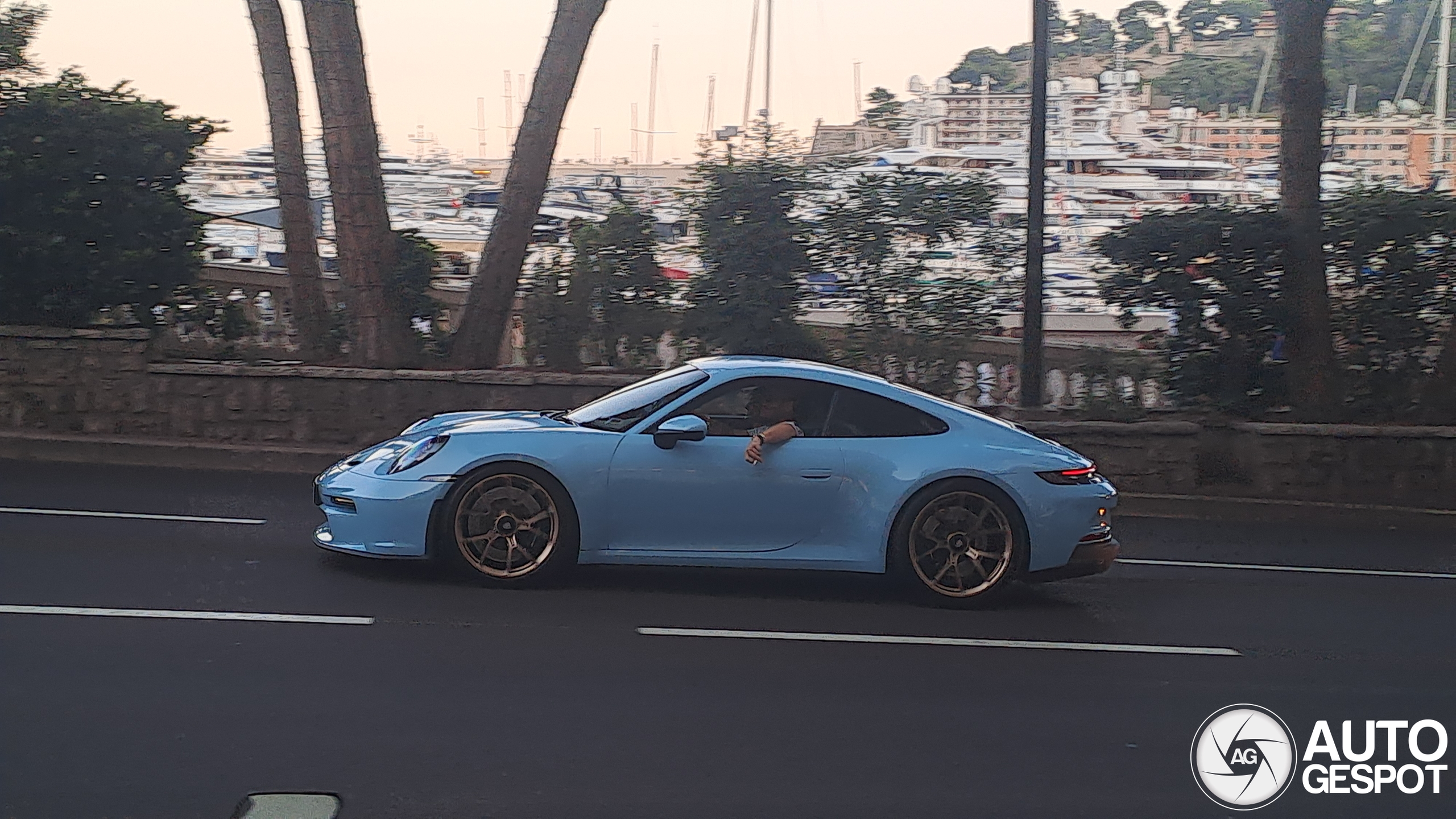 Porsche 992 GT3 Touring