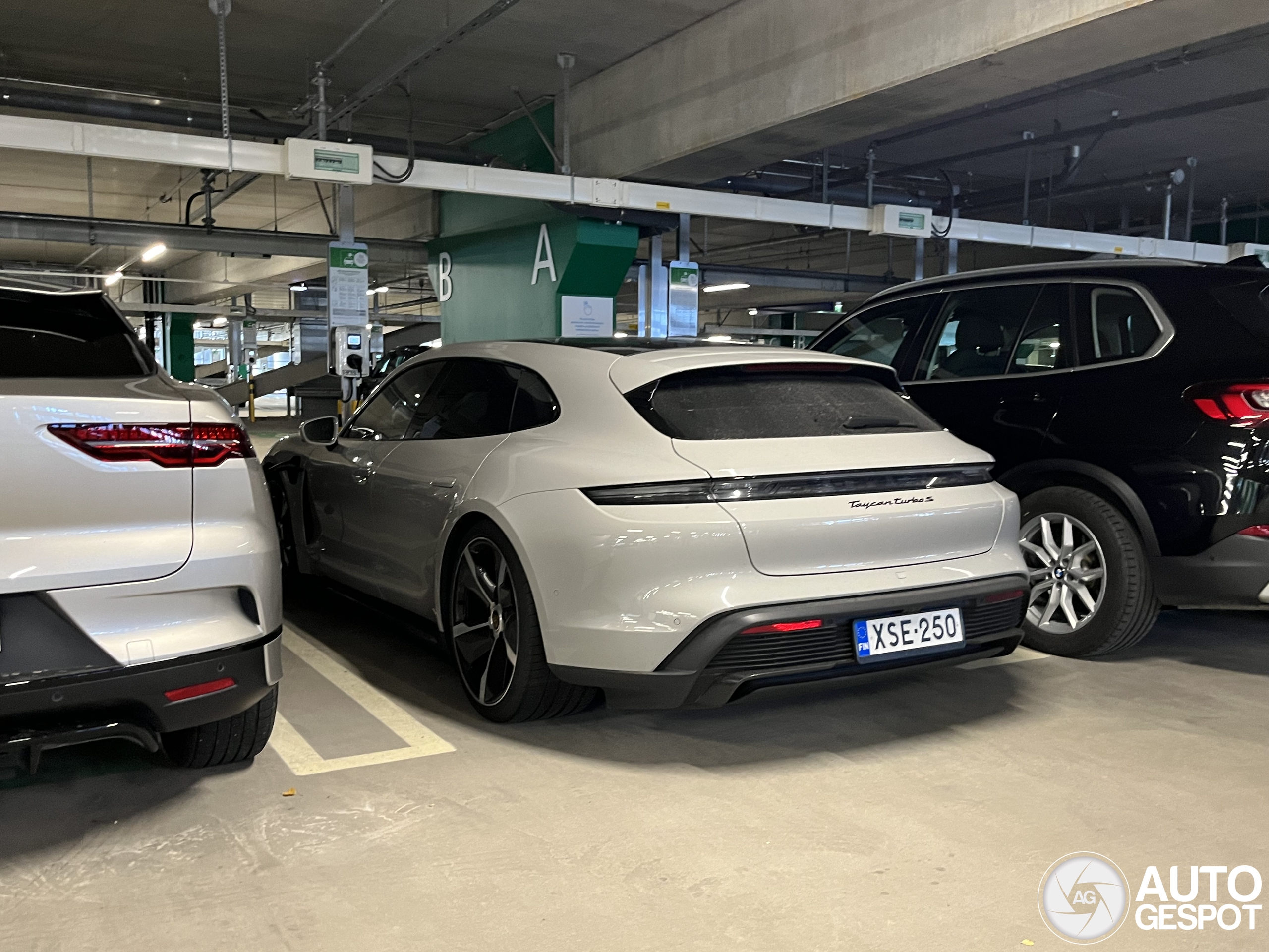 Porsche Taycan Turbo S Sport Turismo