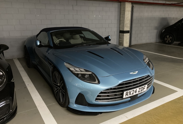 Aston Martin DB12 Volante