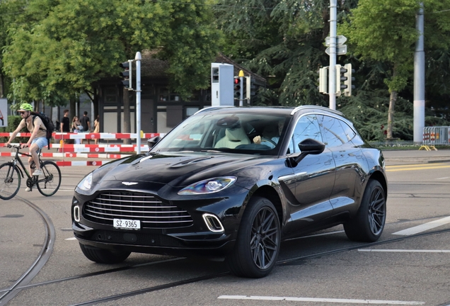 Aston Martin DBX