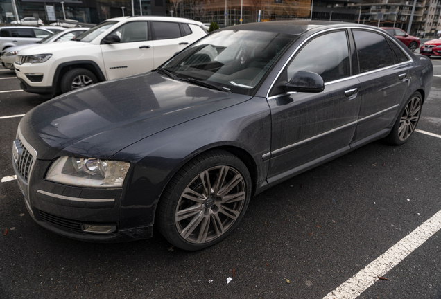 Audi S8 D3