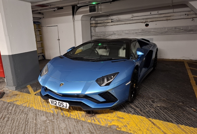 Lamborghini Aventador S LP740-4 Roadster