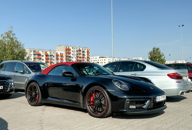 Porsche 992 Carrera 4 GTS Cabriolet