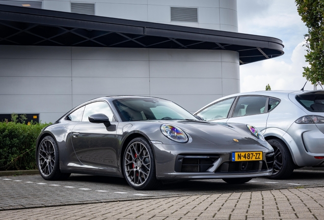 Porsche 992 Carrera 4S