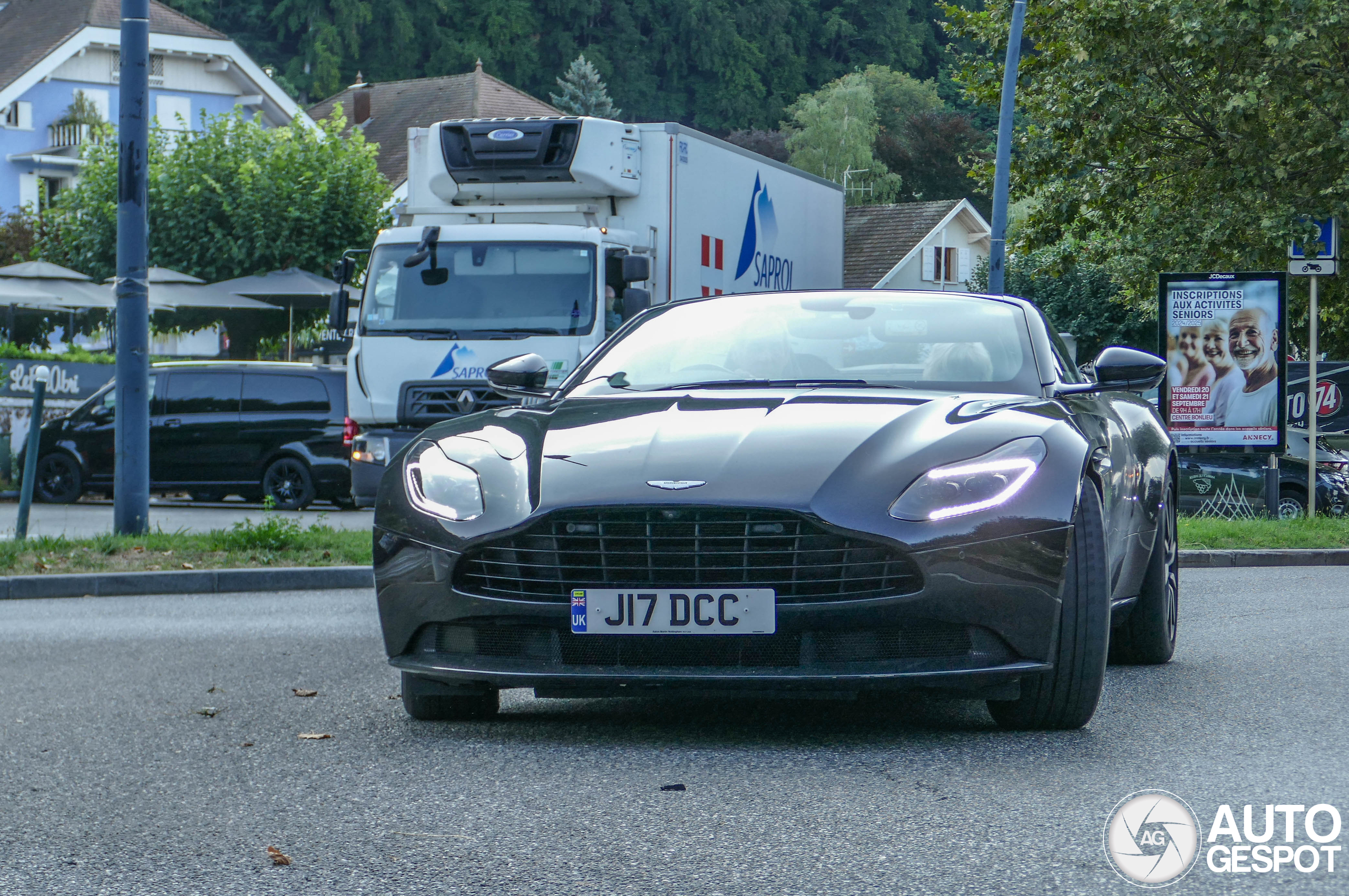 Aston Martin DB11 V8 Volante