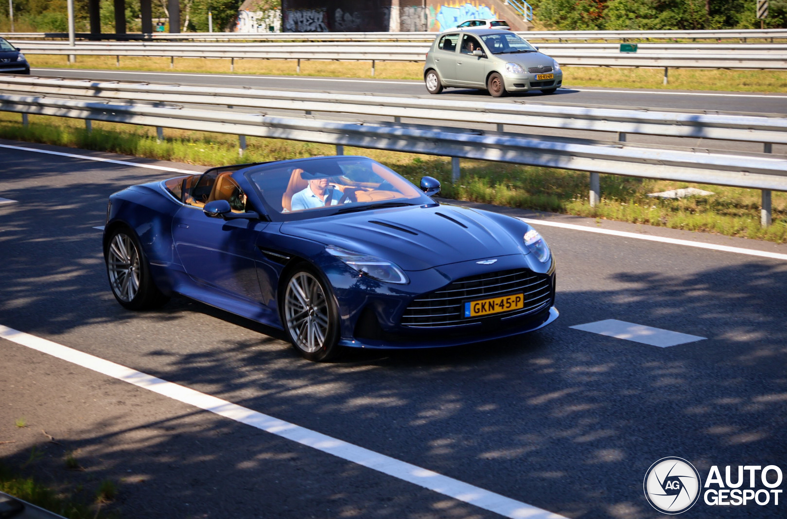 Aston Martin DB12 Volante