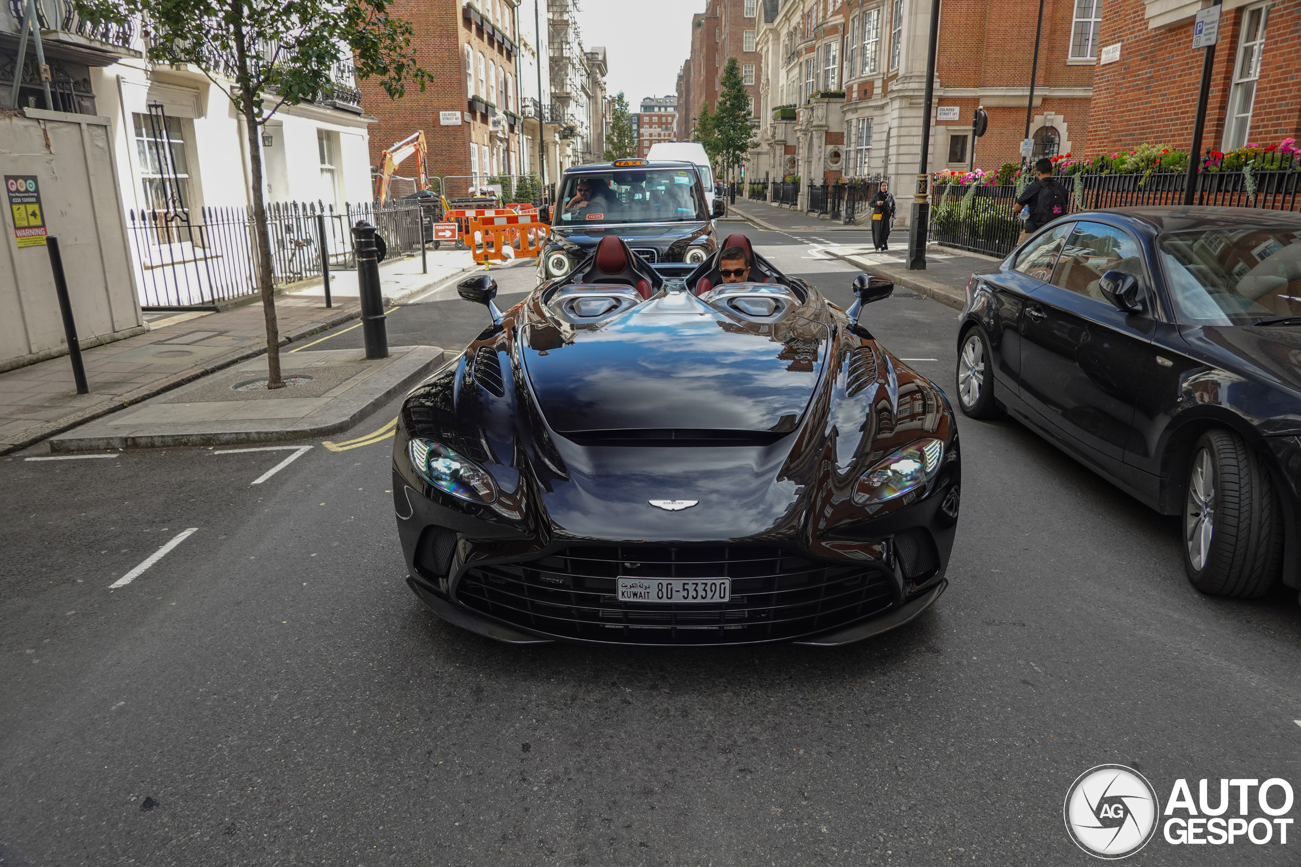 Aston Martin V12 Speedster