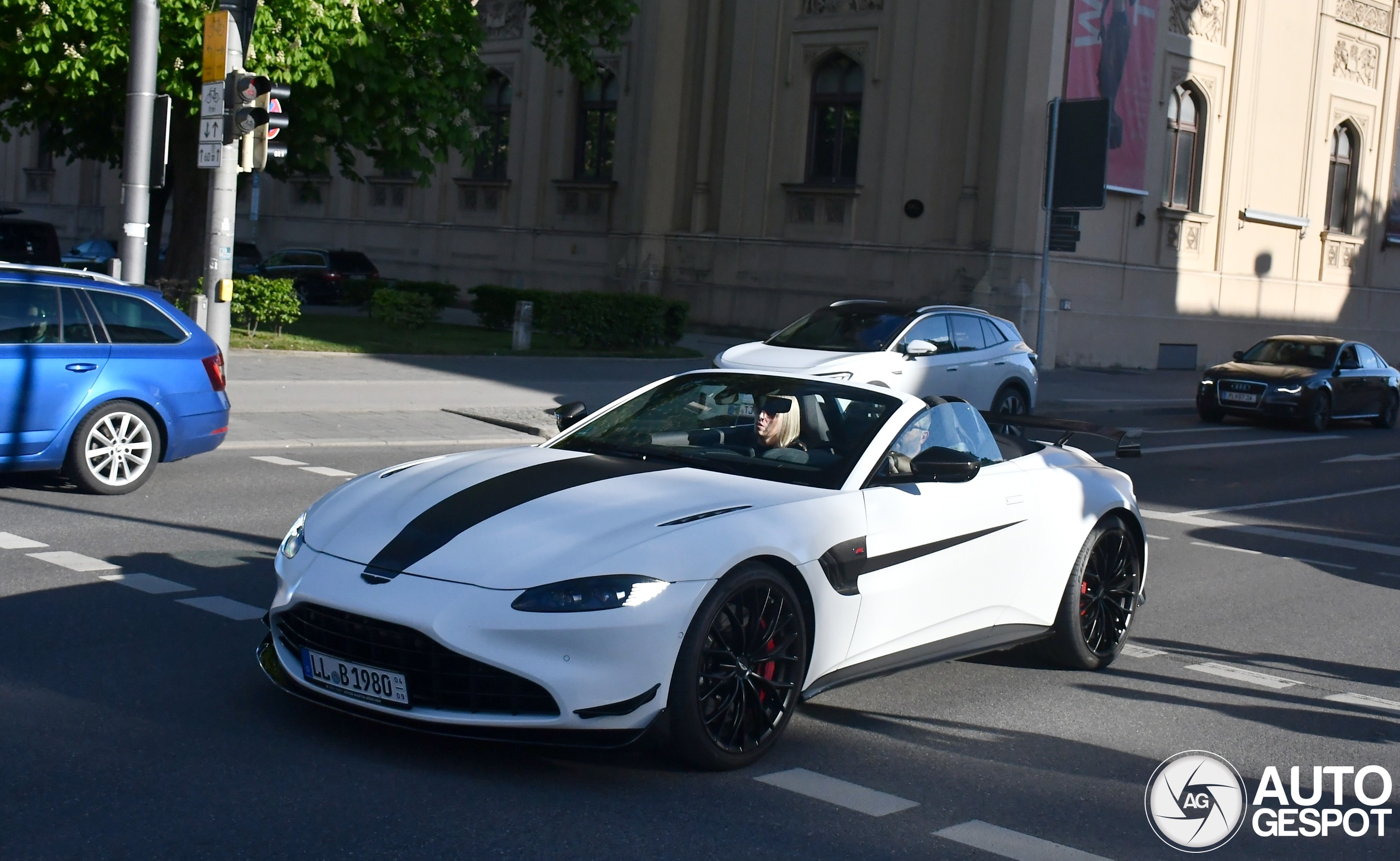 Aston Martin V8 Vantage Formula 1 Edition Roadster