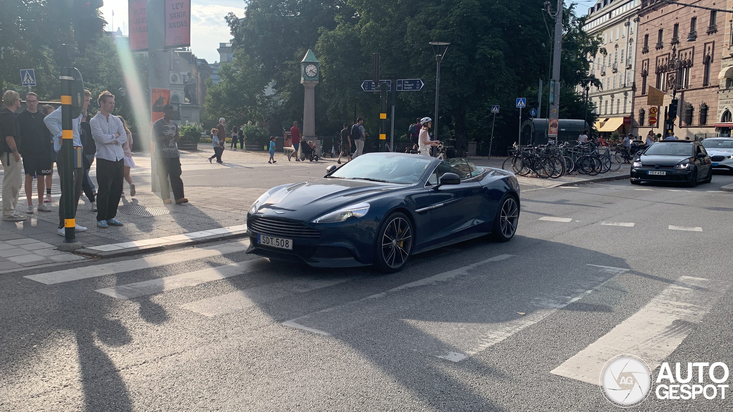 Aston Martin Vanquish Volante