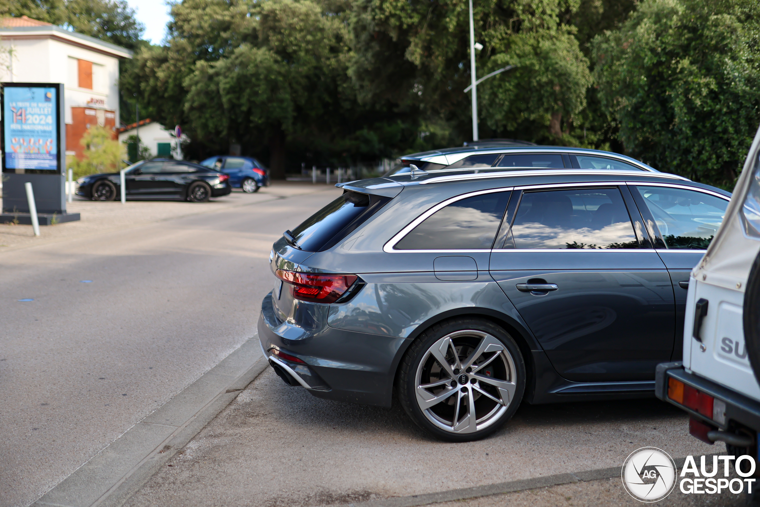 Audi RS4 Avant B9