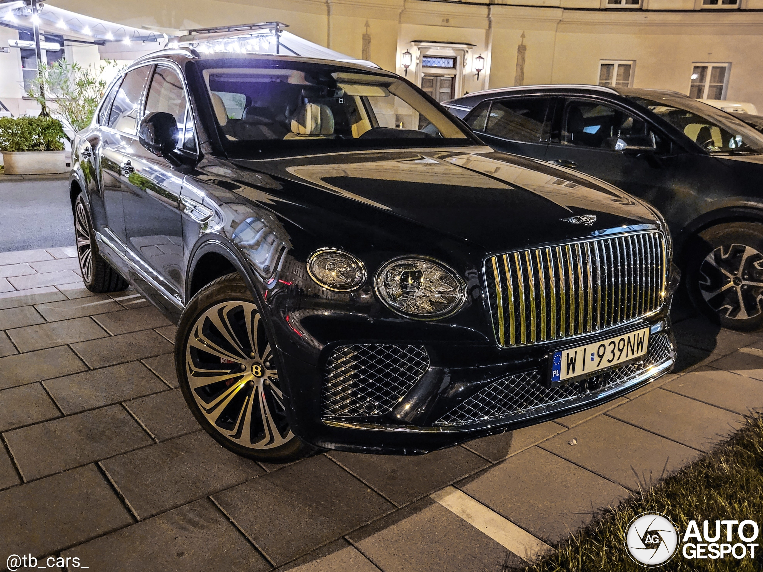 Bentley Bentayga Azure EWB