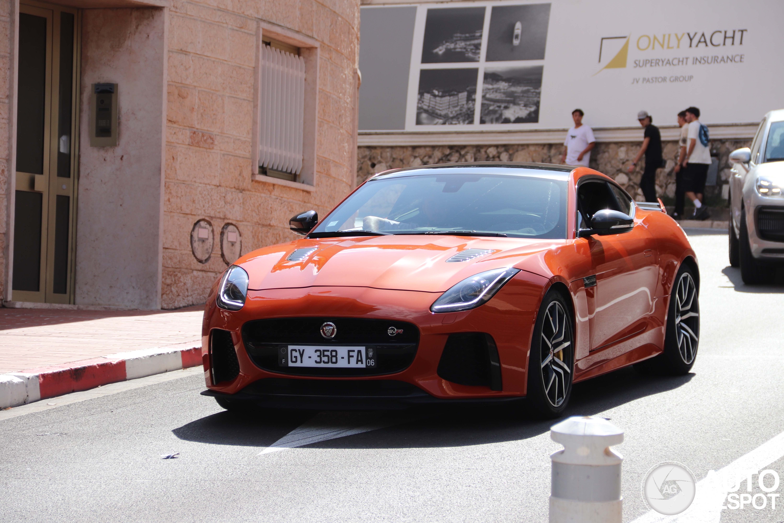 Jaguar F-TYPE SVR Coupé