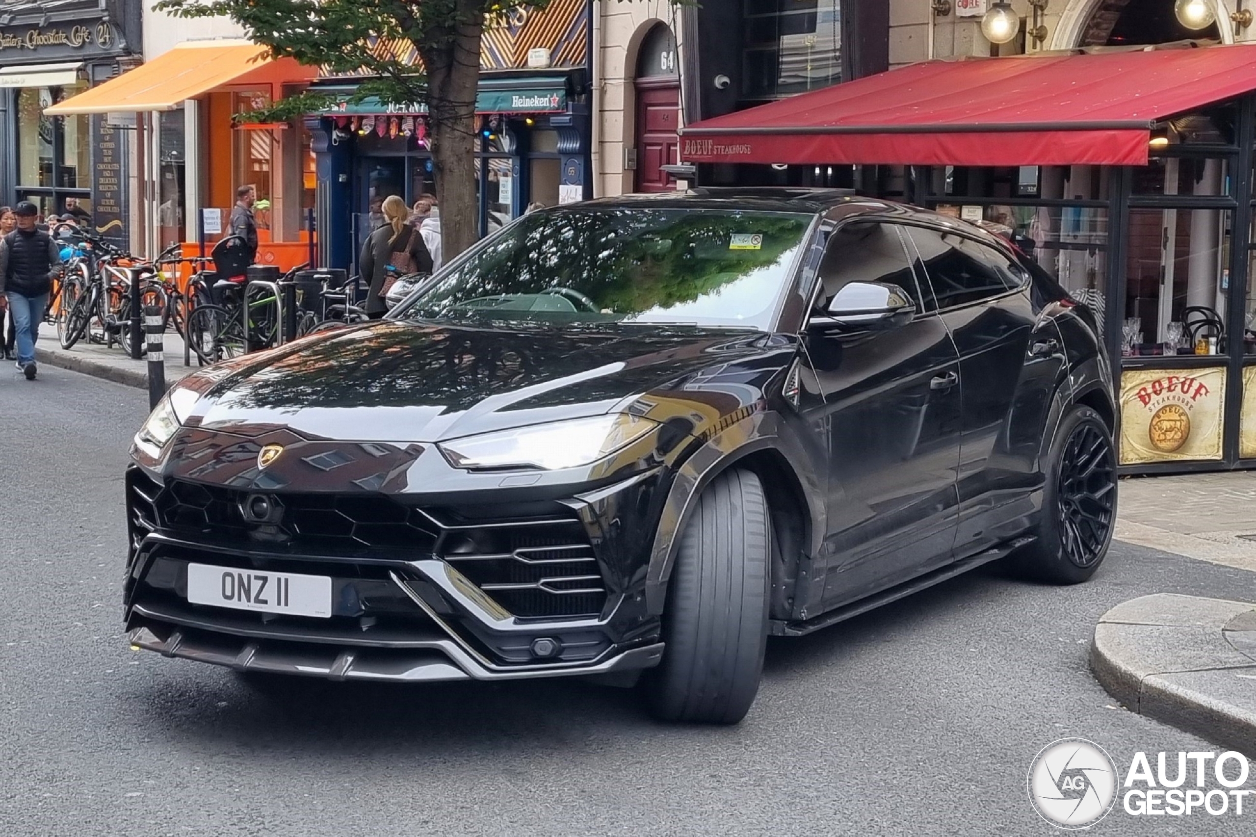 Lamborghini Urus Nero Design