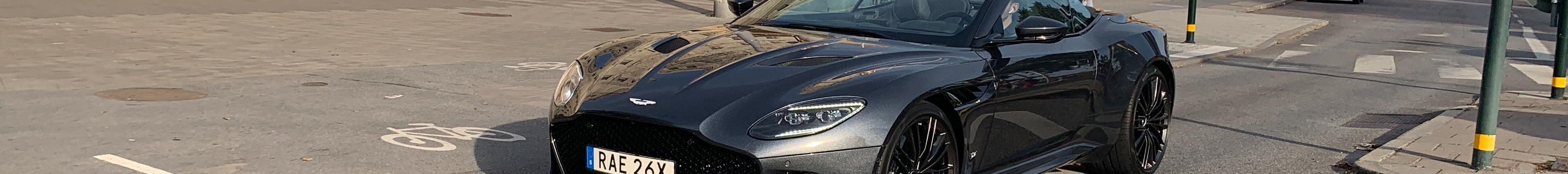 Aston Martin DBS Superleggera Volante