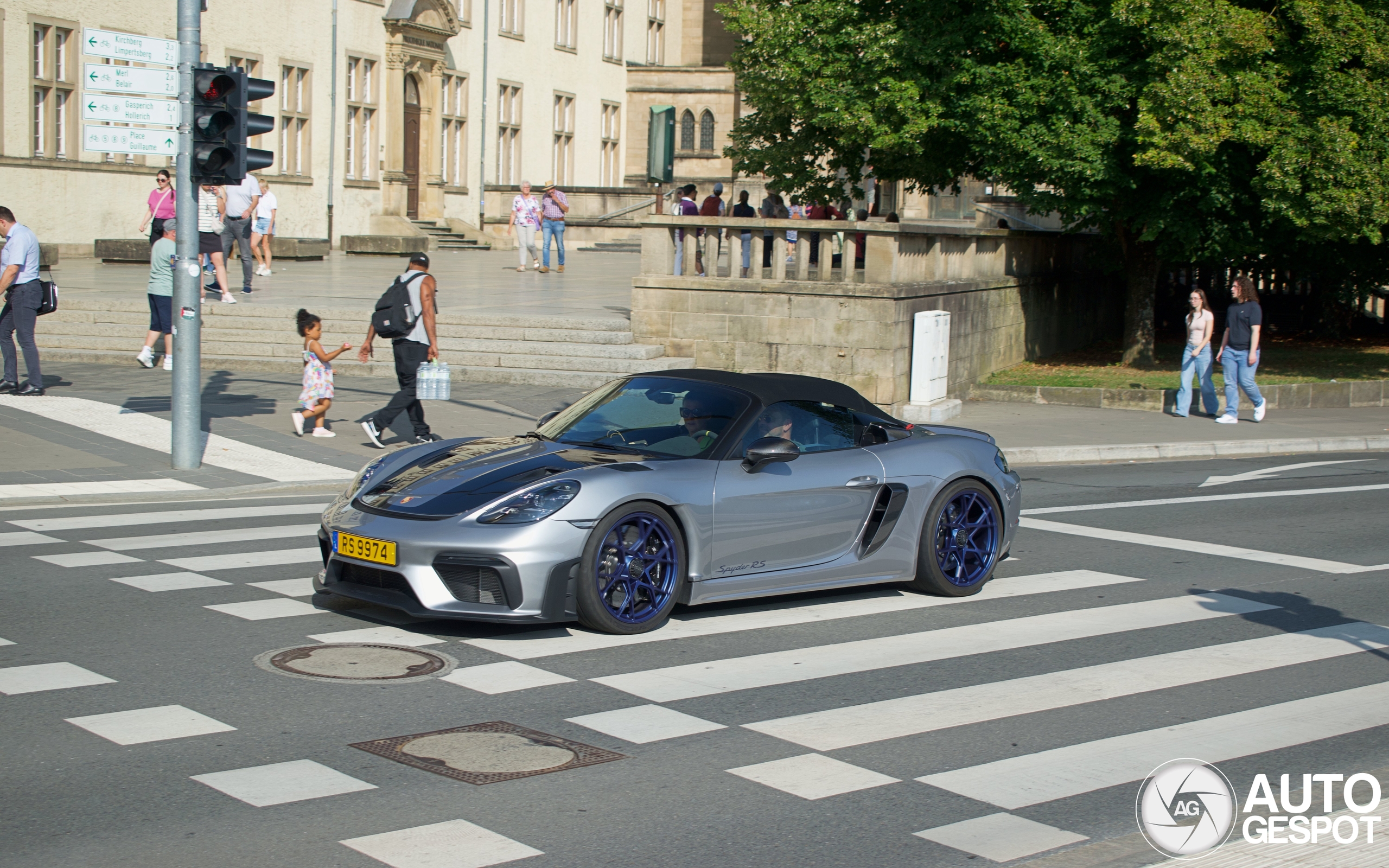 Porsche 718 Spyder RS Weissach Package