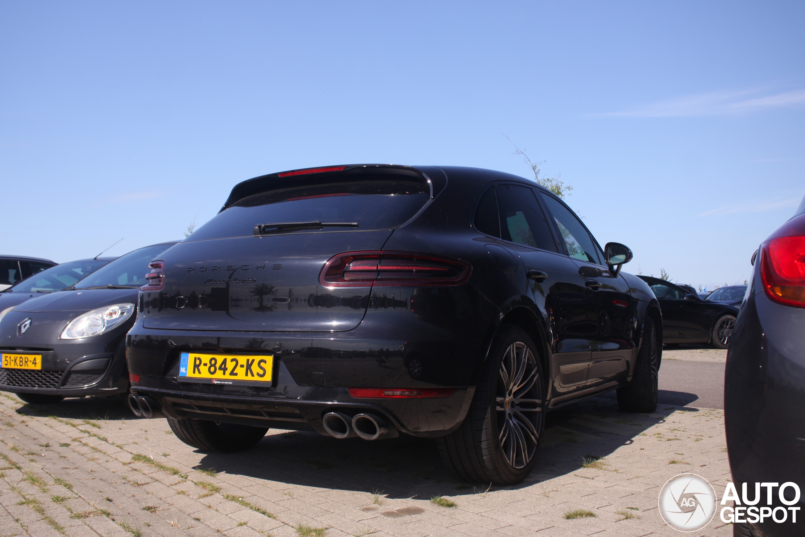 Porsche 95B Macan Turbo