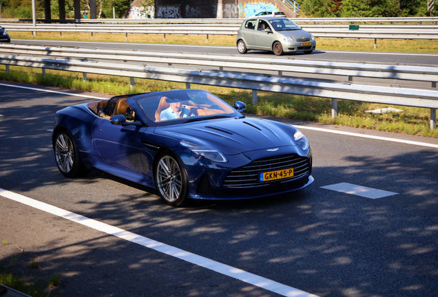 Aston Martin DB12 Volante