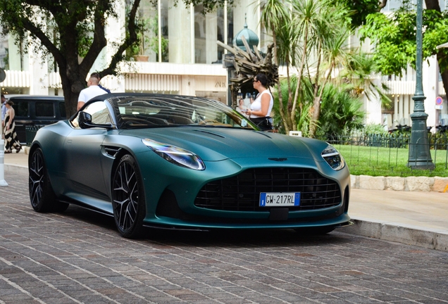 Aston Martin DB12 Volante