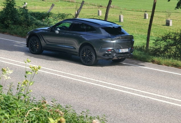 Aston Martin DBX707