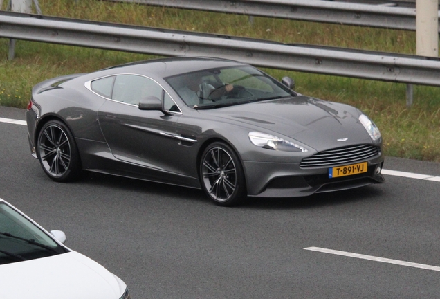 Aston Martin Vanquish 2013