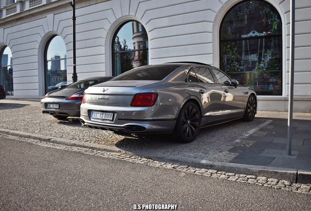 Bentley Flying Spur V8 2021