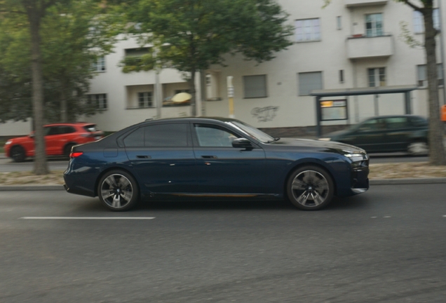 BMW M760e xDrive