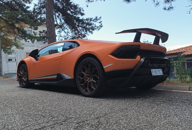 Lamborghini Huracán LP640-4 Performante