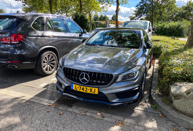 Mercedes-AMG CLA 45 Shooting Brake X117