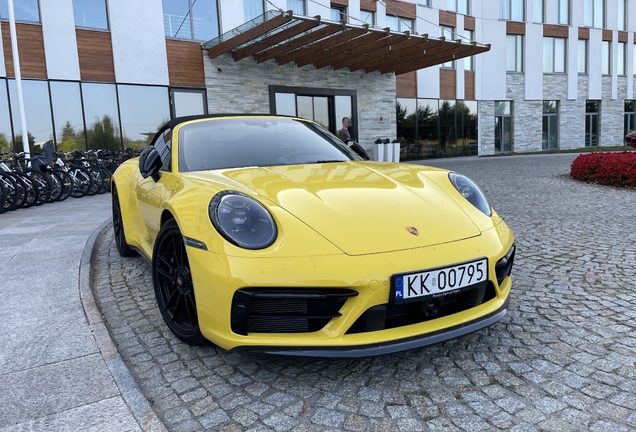 Porsche 992 Carrera 4 GTS Cabriolet