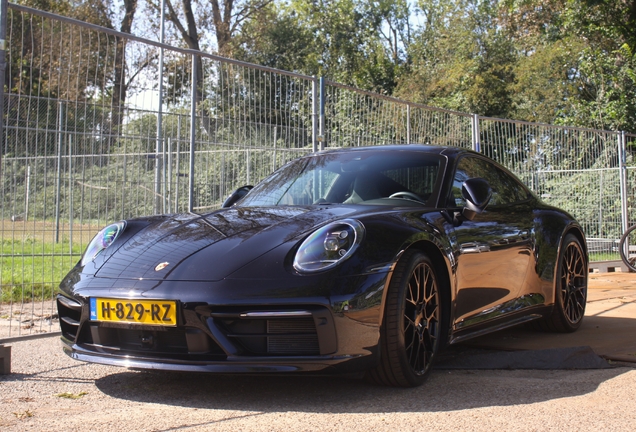 Porsche 992 Carrera 4S