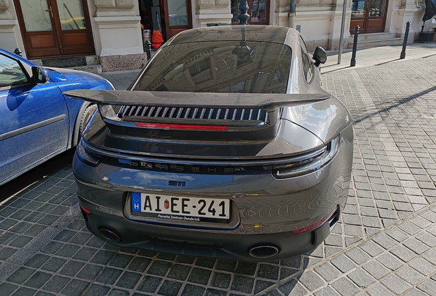 Porsche 992 Carrera GTS